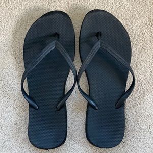 Classic Black Flip Flops- Size 8 women’s